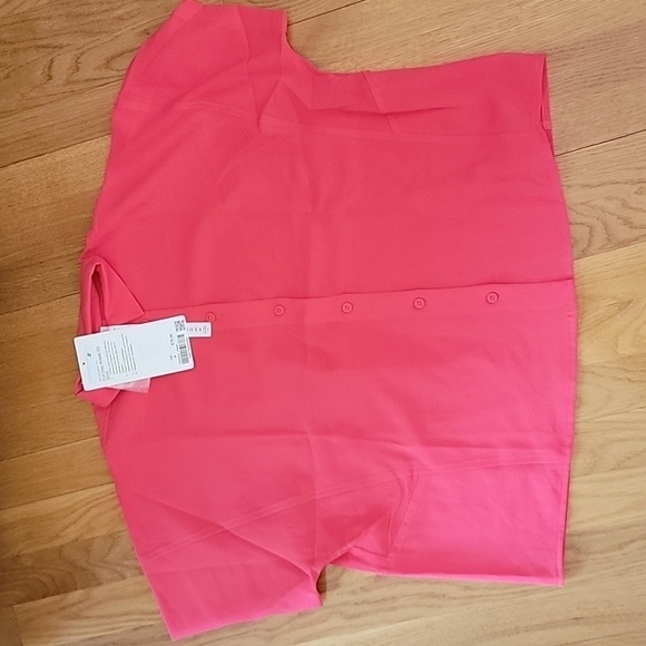 NWT Lululemon Full Day Ahead Short Sleeve Shirt Size 4 | Carnation Red - Picture 4 of 8